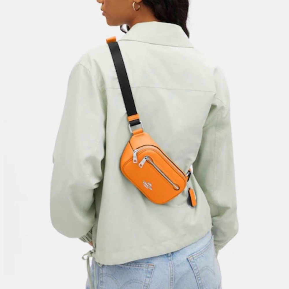 🍊NWT Coach Pebbled Leather Bright Mandarin Bum Bag
